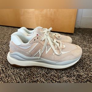 Like-new light pink New Balance 57/40